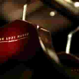 The Luxe Manor, 3 of 5