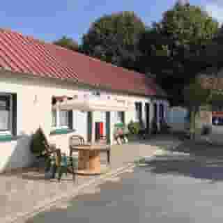 L'auberge fleurie, 2 of 5