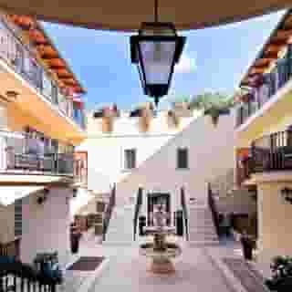 Aurelia Vatican Apartments, 1 of 5