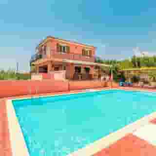 Kerasia Studios, 4 of 5