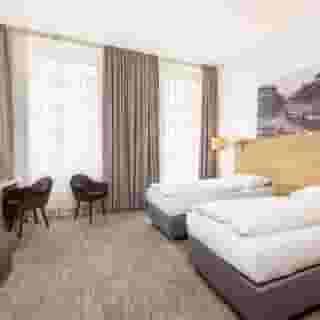 City Hotel Ring, 1 of 5