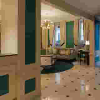 West end Paris, 5 of 5