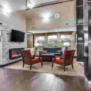 Comfort Inn & Suites Market Center, 2 of 5