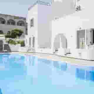 Nissos Thira, 2 of 5