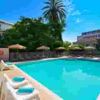 Hotel Amphitryon, 1 of 5