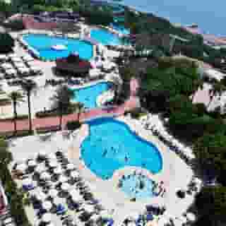 Swandor Kemer, 2 of 5