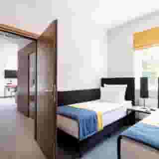 Grand Ascot Hotel, 3 of 5