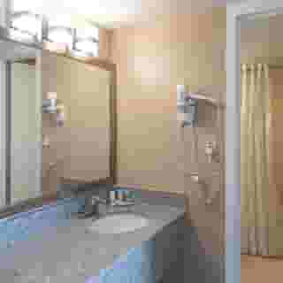 Hotel Pentagon, 2 of 5