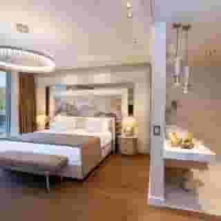 Nirvana Dolce Vita, 3 of 5