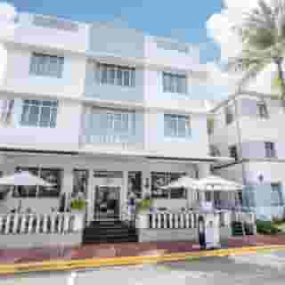 Chesterfield Hotel & Suites, 2 of 5