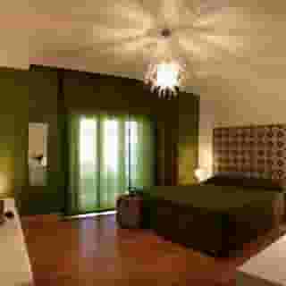 Emily Suites, 2 of 4