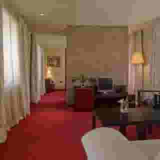 Famous House, 5 of 5