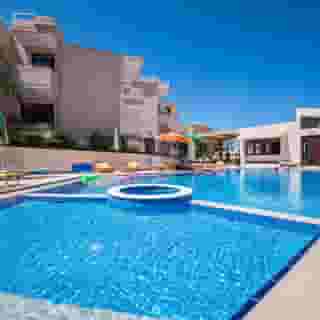 Oscar Village And Suites, 2 of 5