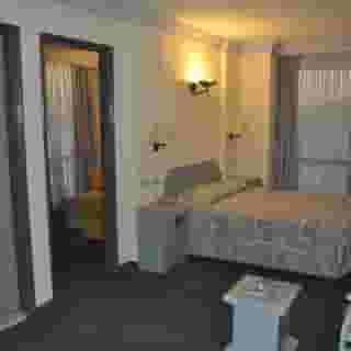 Grand Ozcelik, 4 of 5