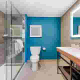 Cambria Hotel Nashville Midtown, 2 of 5