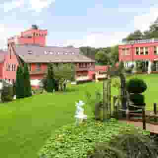 The Lakeside, 3 of 5