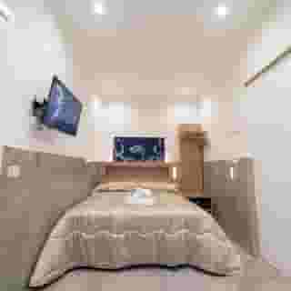 H. G. Boutique Toledo  Napoli Centro, 2 of 5