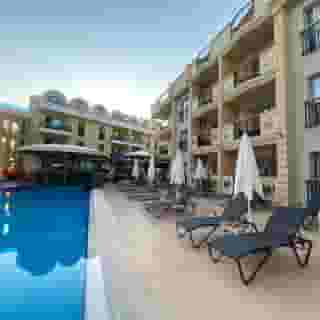 Club Karakas, 3 of 5