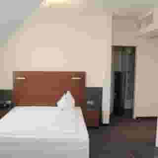 Hotel Am Hirschgarten, 2 of 5