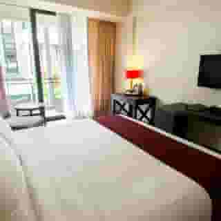 100 Sunset Hotel and Ballroom, 2 of 5