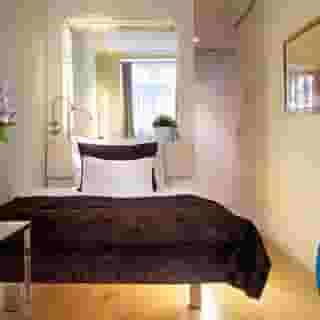 Three Storks Hotel, 4 of 5