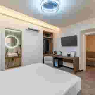 59 Steps Trevi, 2 of 5