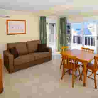 Avenida Apartments, 5 of 5