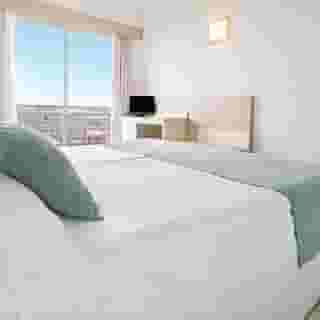Azuline Hotel Bahamas & Bahamas II, 4 of 5