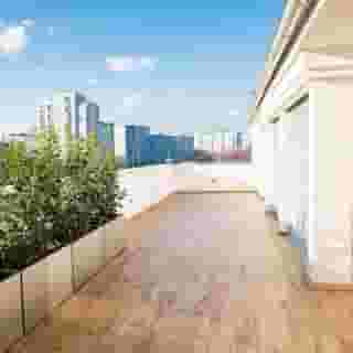 White House - Bela Hisa, 2 of 5