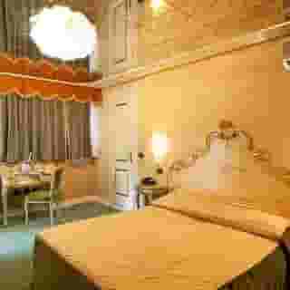 Hotel Belle Epoque, 4 of 5