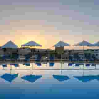 Intercontinental, 3 of 5