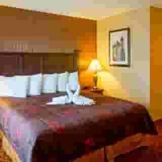Castle Inn and Suites, 3 of 5