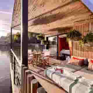 Brindos Lac & Chateau, 5 of 5