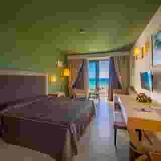 Cefalu Sea Palace, 2 of 5