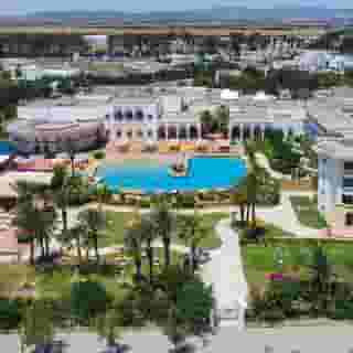 Medina Belisaire & Thalasso, 1 of 5