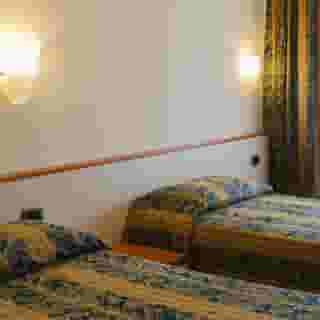 Airmotel, 2 of 5