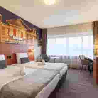 New West Inn, 1 of 5