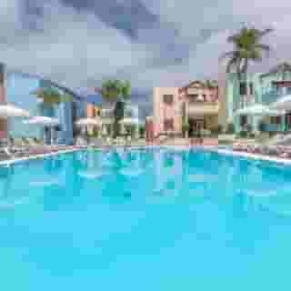 Club Vista Serena, 2 of 5