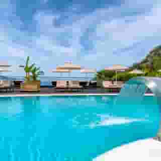 Manaspark Deluxe Hotel, 2 of 5