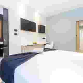 Metropolitan Hotel, 3 of 5