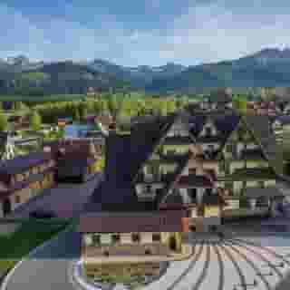 Helan Family & Garden, 2 of 5