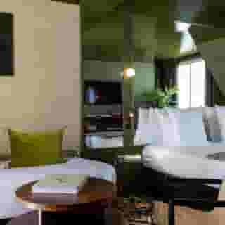 La Conversation, 1 of 5