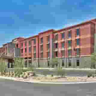 Hampton Inn and Suites Scottsdale at Talking Stick, 2 of 5
