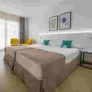 DWO Sirius Adults Only plus Barcelona Formula 1 Package, 6 of 6