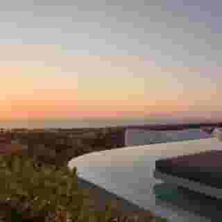 Este Luxury Suites, 1 of 5