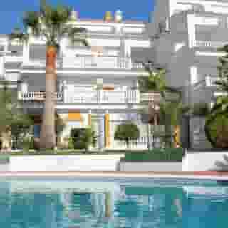 Las Rosas de Capistrano, 1 of 5