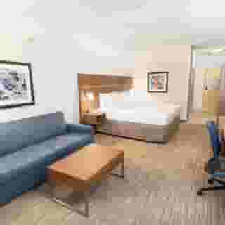 Holiday Inn Express and Suites Las Vegas I 215 S., 4 of 5