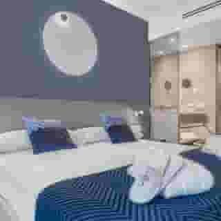 Fergus Style Tobago - Adults Only (16+), 3 of 5