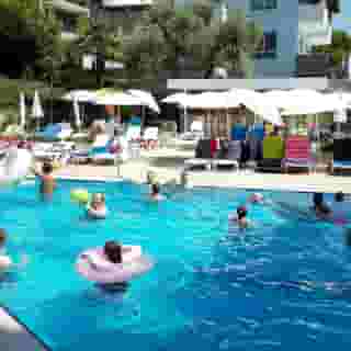 Happy Apartments, 4 of 5