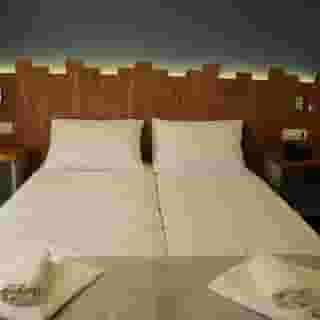 Pollis Hotel, 4 of 5